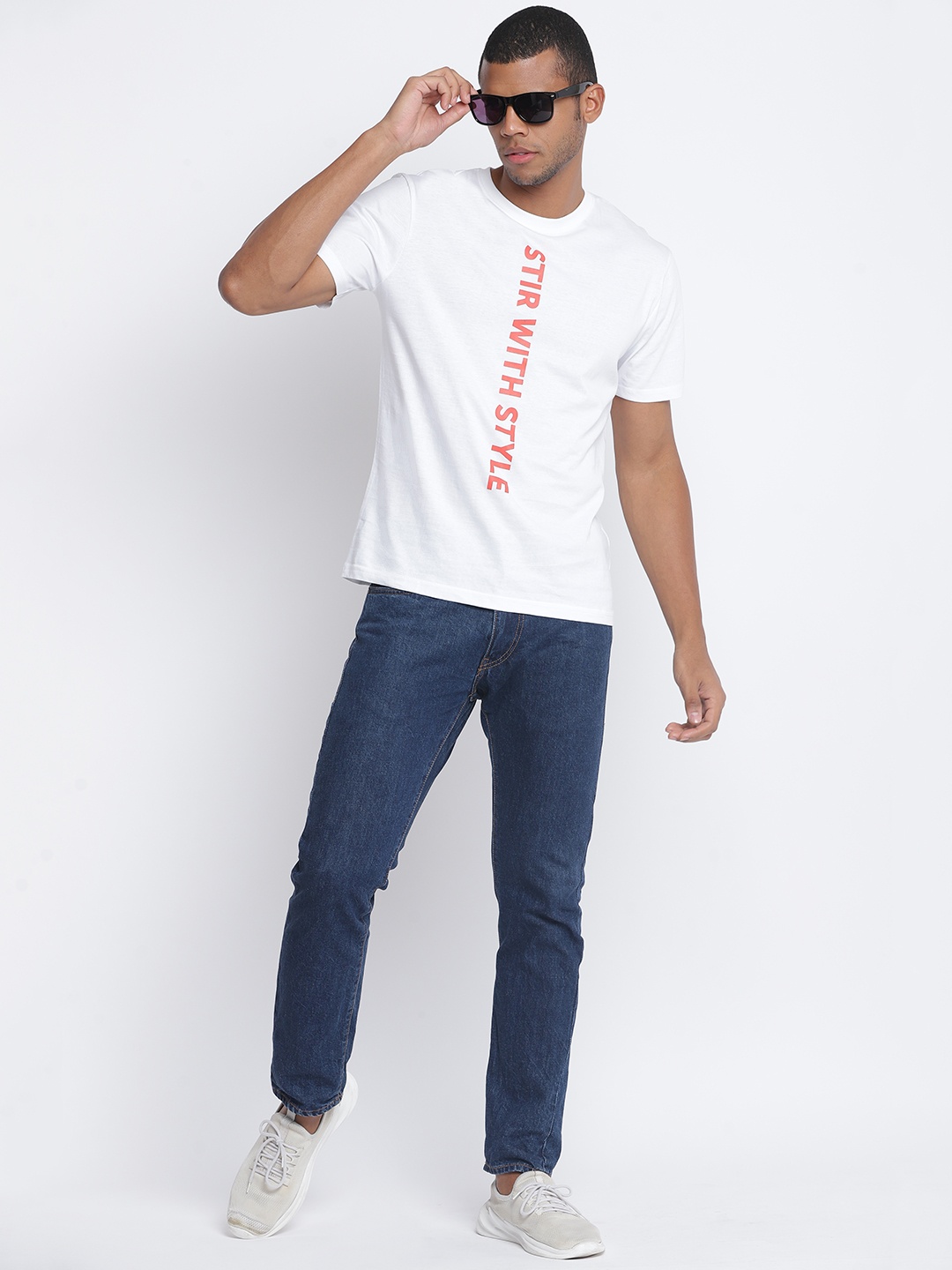 

Belliskey Men White Typography T-shirt
