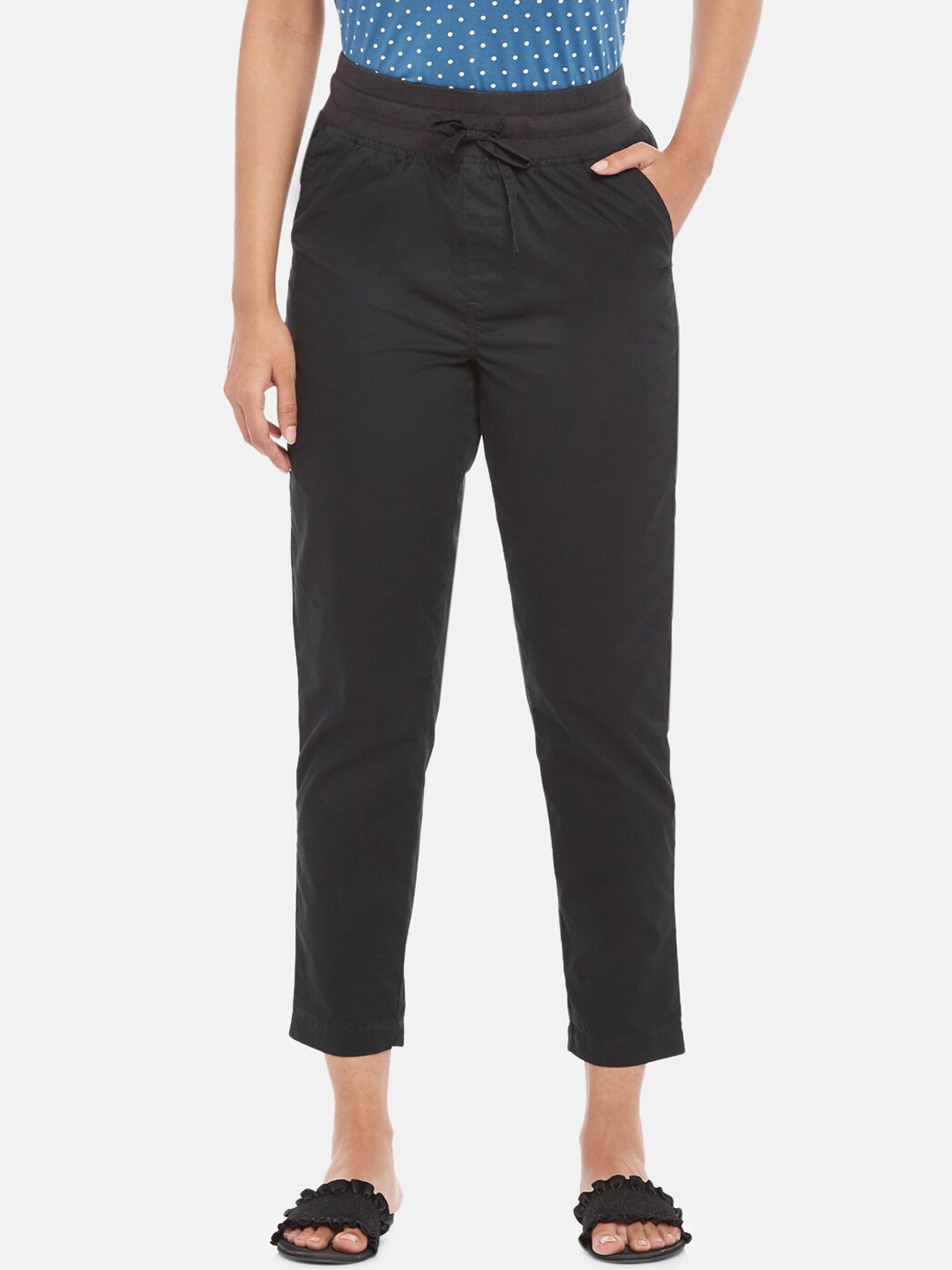 

Honey by Pantaloons Women Black Cropped Trousers