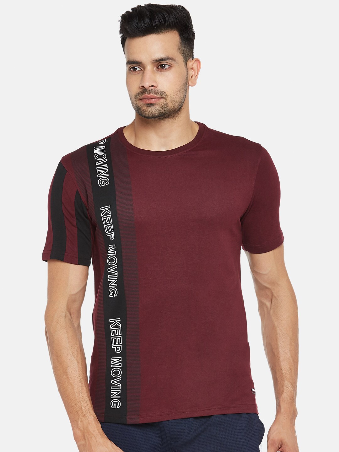 

Ajile by Pantaloons Men Maroon & Black Typography Printed Pure Cotton Slim Fit T-shirt