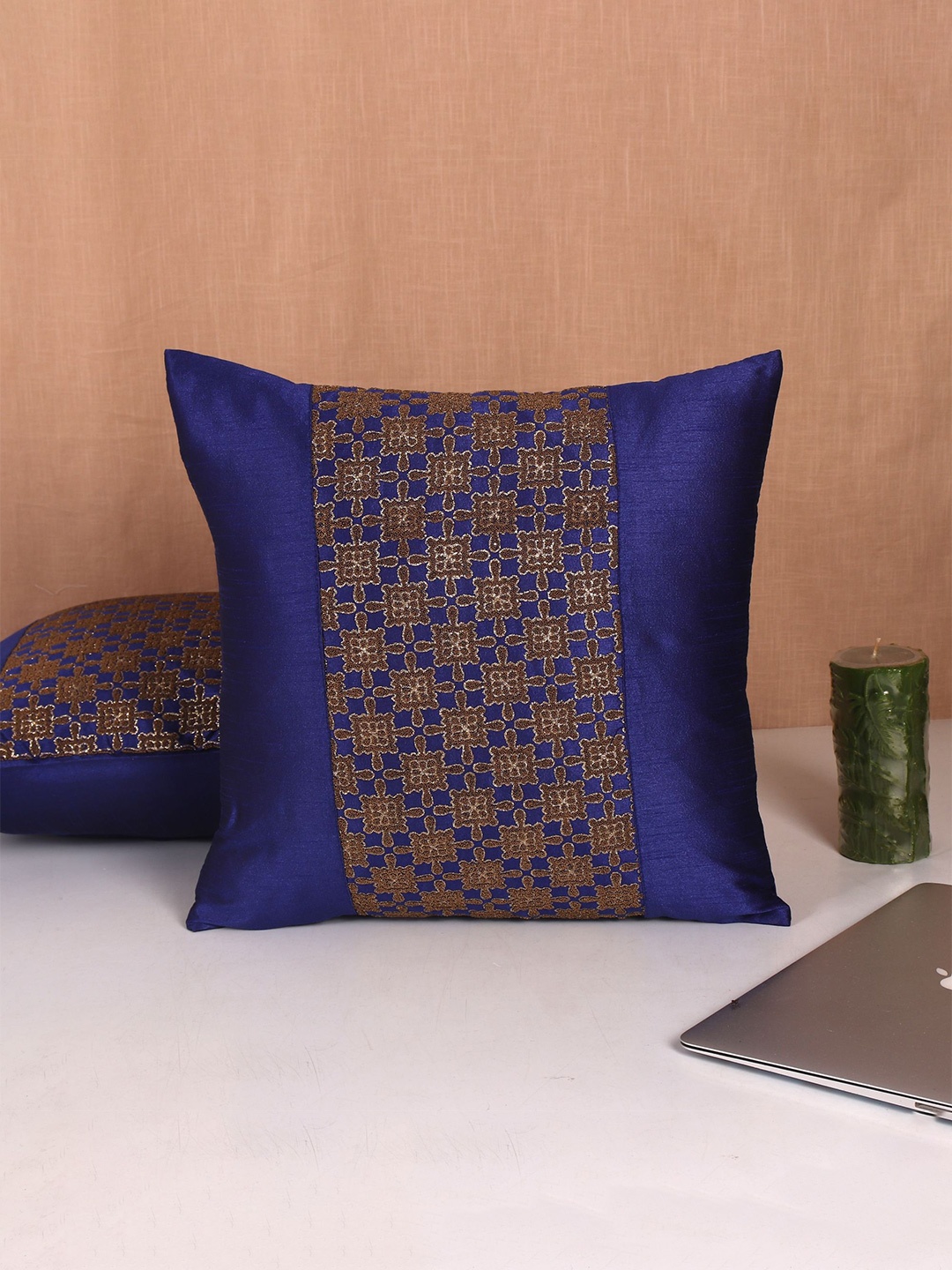 

Molcha Violet & Gold-Toned Set of 2 Embellished Square Cushion Covers