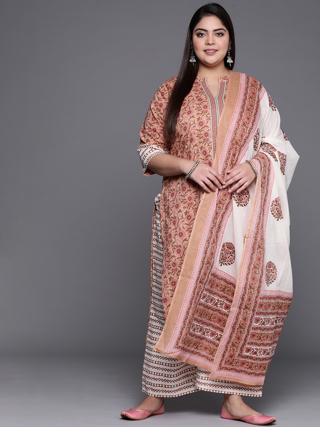 

EXTRA LOVE BY LIBAS Women Plus Size Peach-Coloured & White Printed Pure Cotton Kurta Set