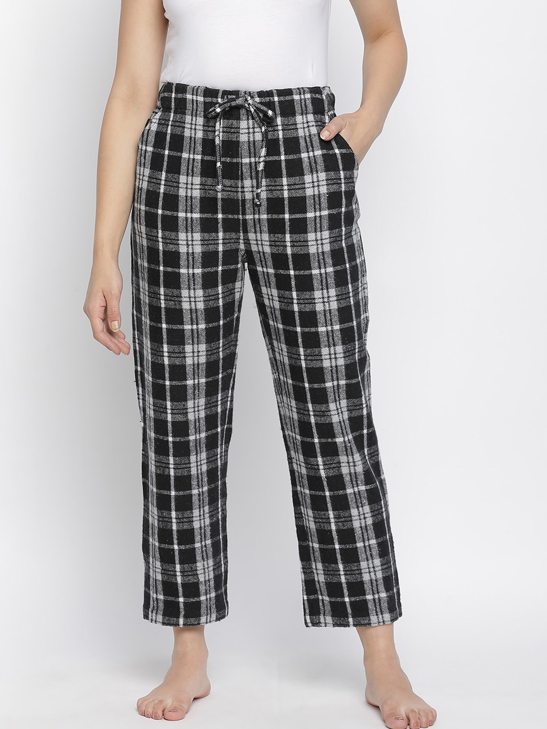 

Oxolloxo Women Black & White Checked Lounge Pants