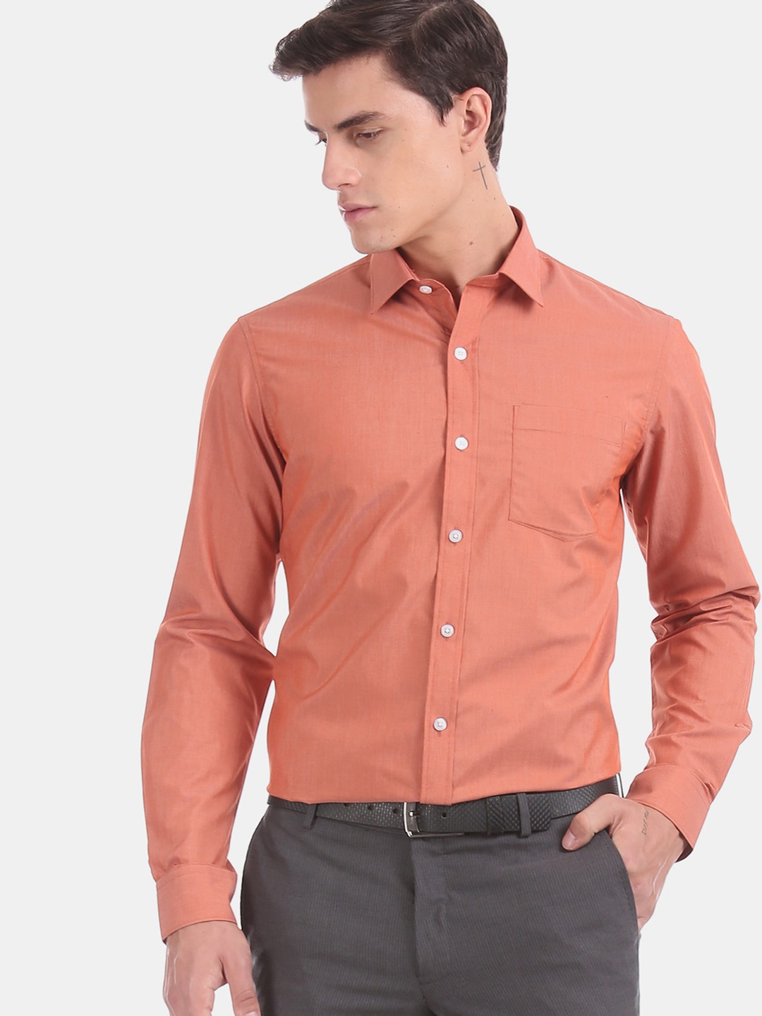 

Excalibur Men Orange Solid Slim Fit Formal Shirt