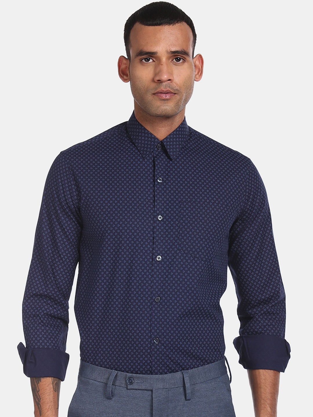 

Excalibur Men Navy Blue Opaque Printed Pure Cotton Casual Shirt