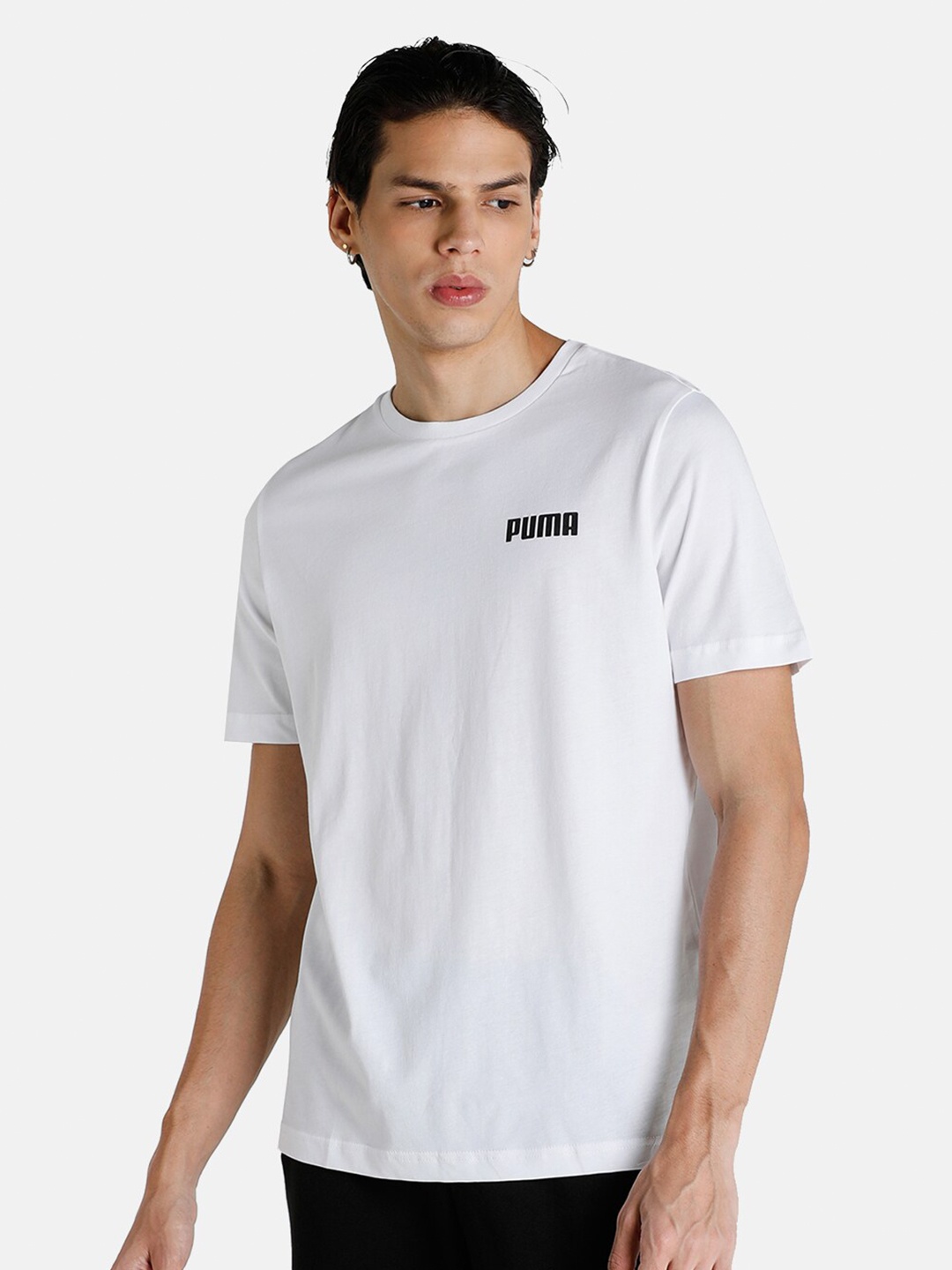 

Puma Men White Cotton Essential Small Logo Regular Fit T-shirt