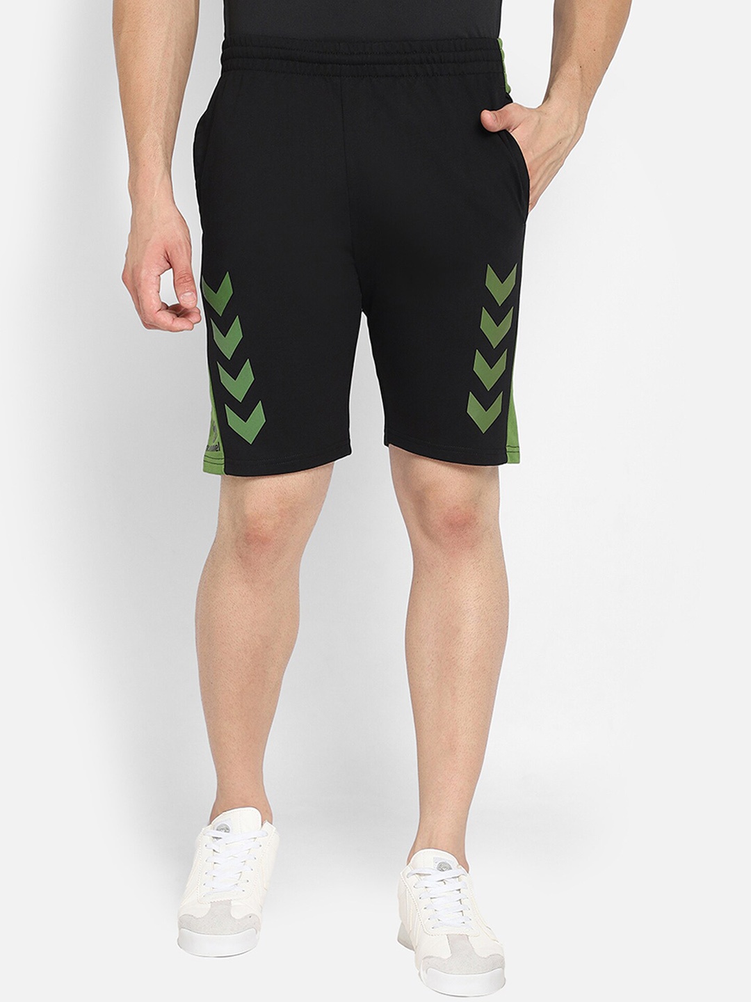 

hummel Men Black Printed Action Cotton Sports Shorts