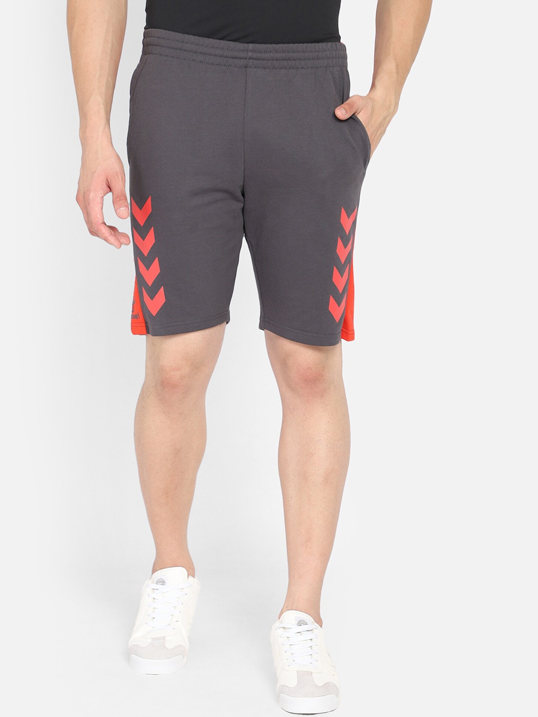 

hummel Men Grey Printed Cotton Regular Shorts