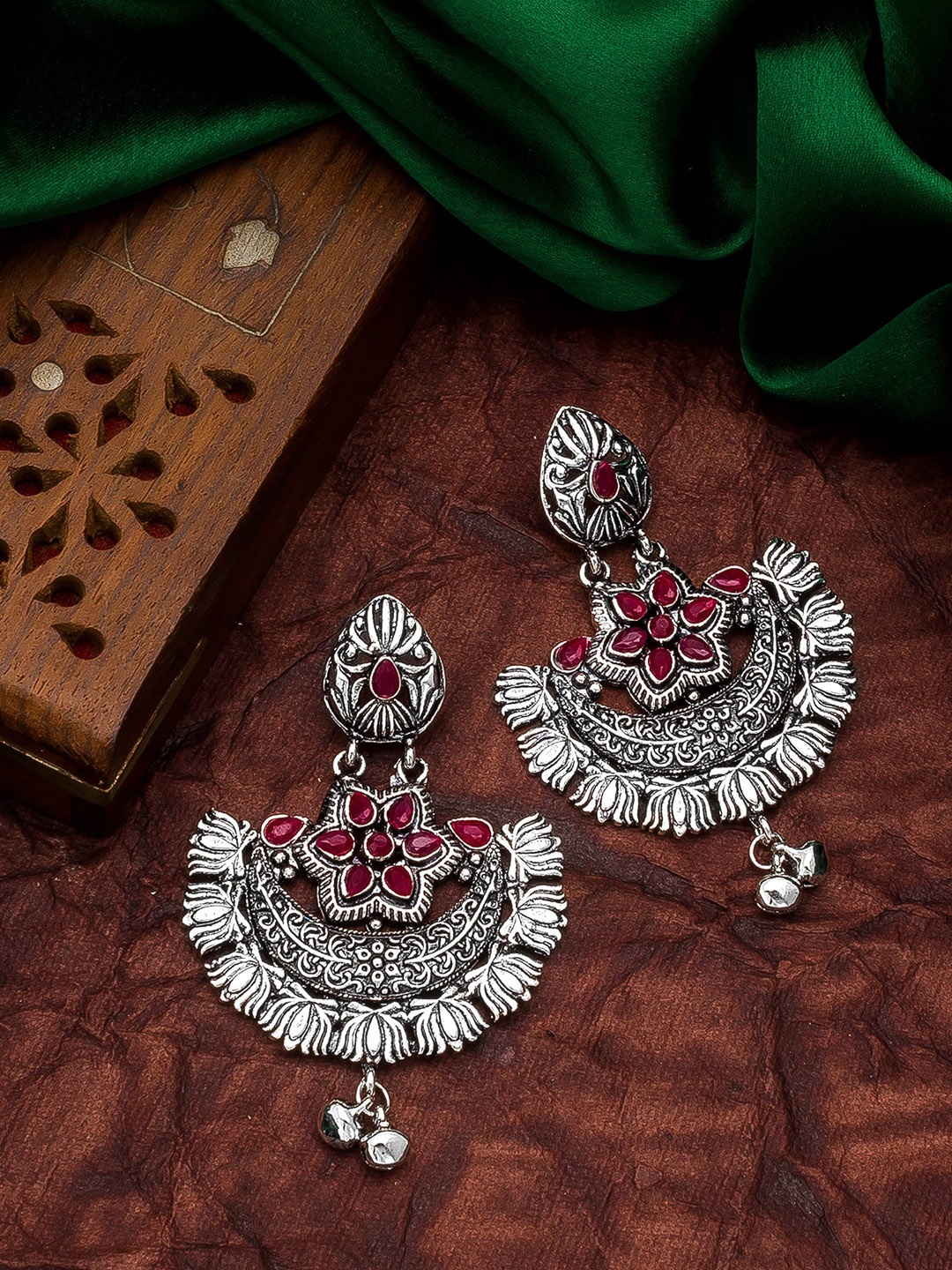 

aadita Silver-Toned & Red German Oxidised Geometric Chandbalis Earrings