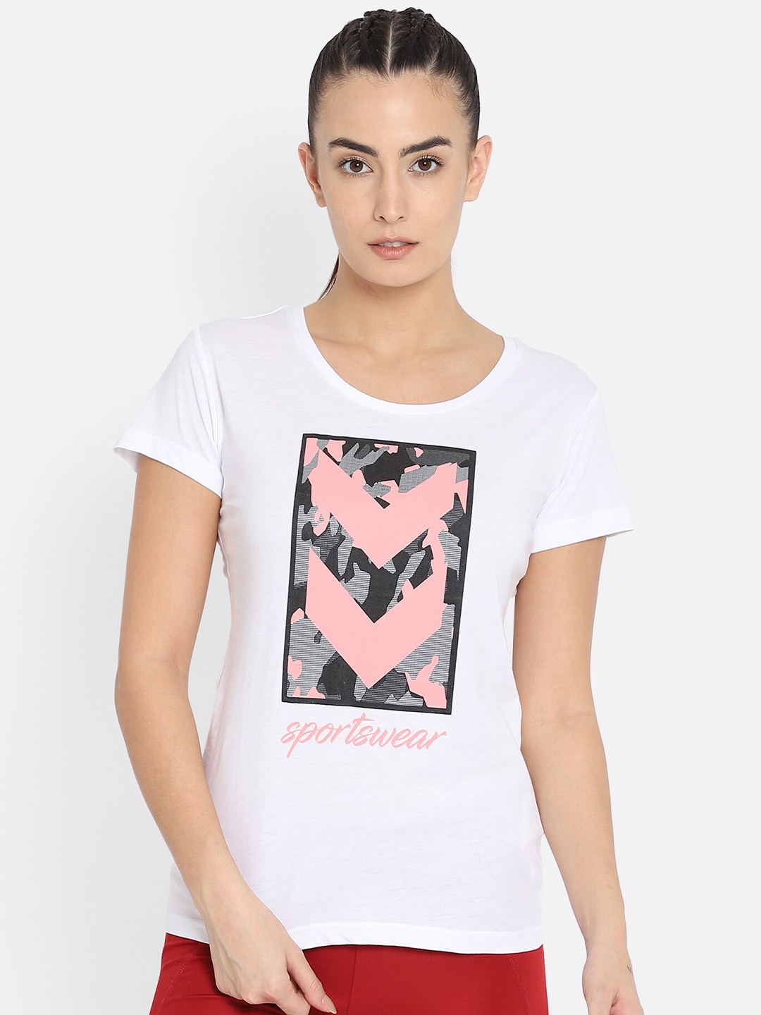 

hummel Women White Graphic Printed Cotton Sports T-shirt