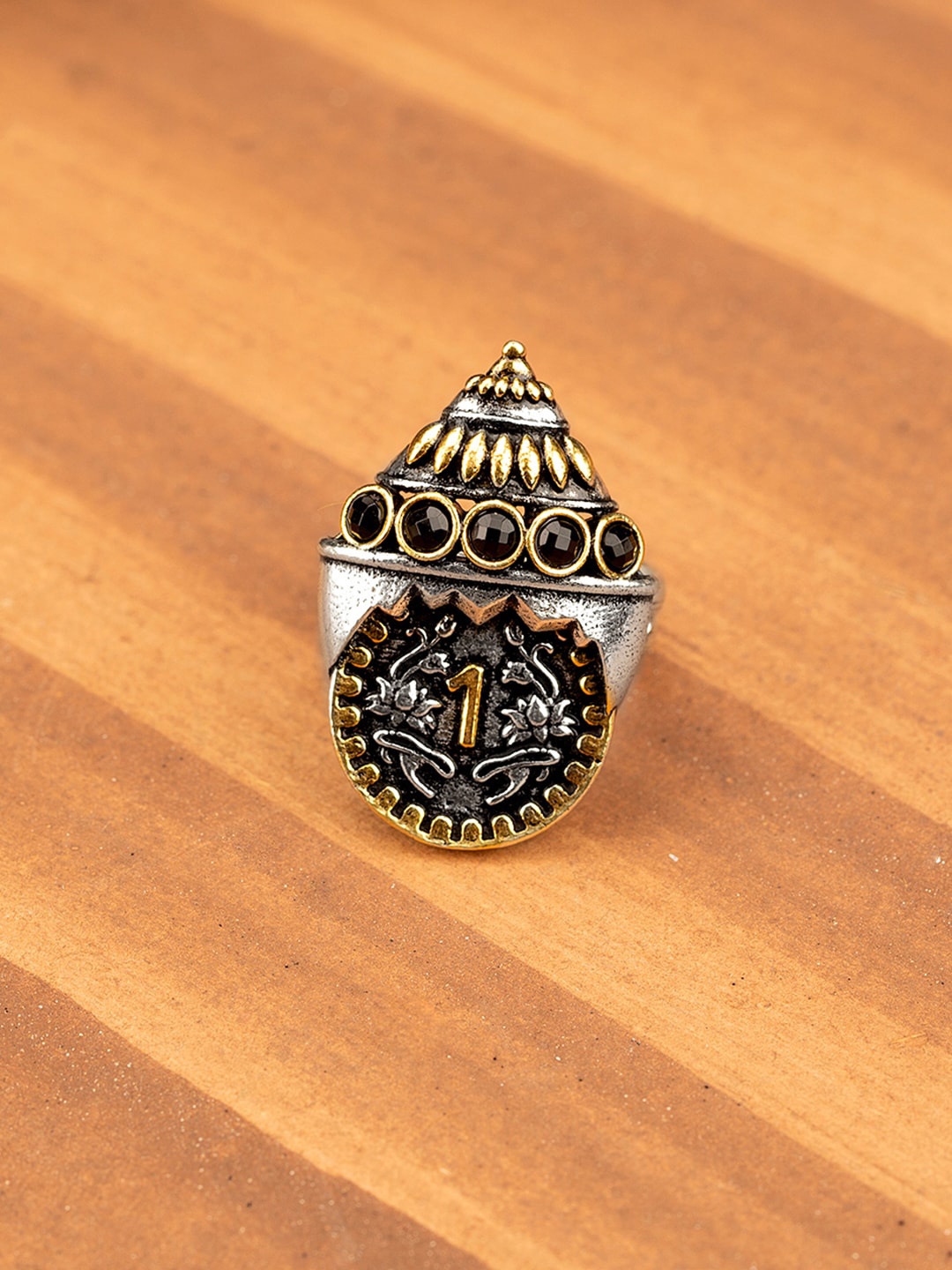 

Voylla Silver-Toned & Black Gullak Numeric Adjustable Finger Ring