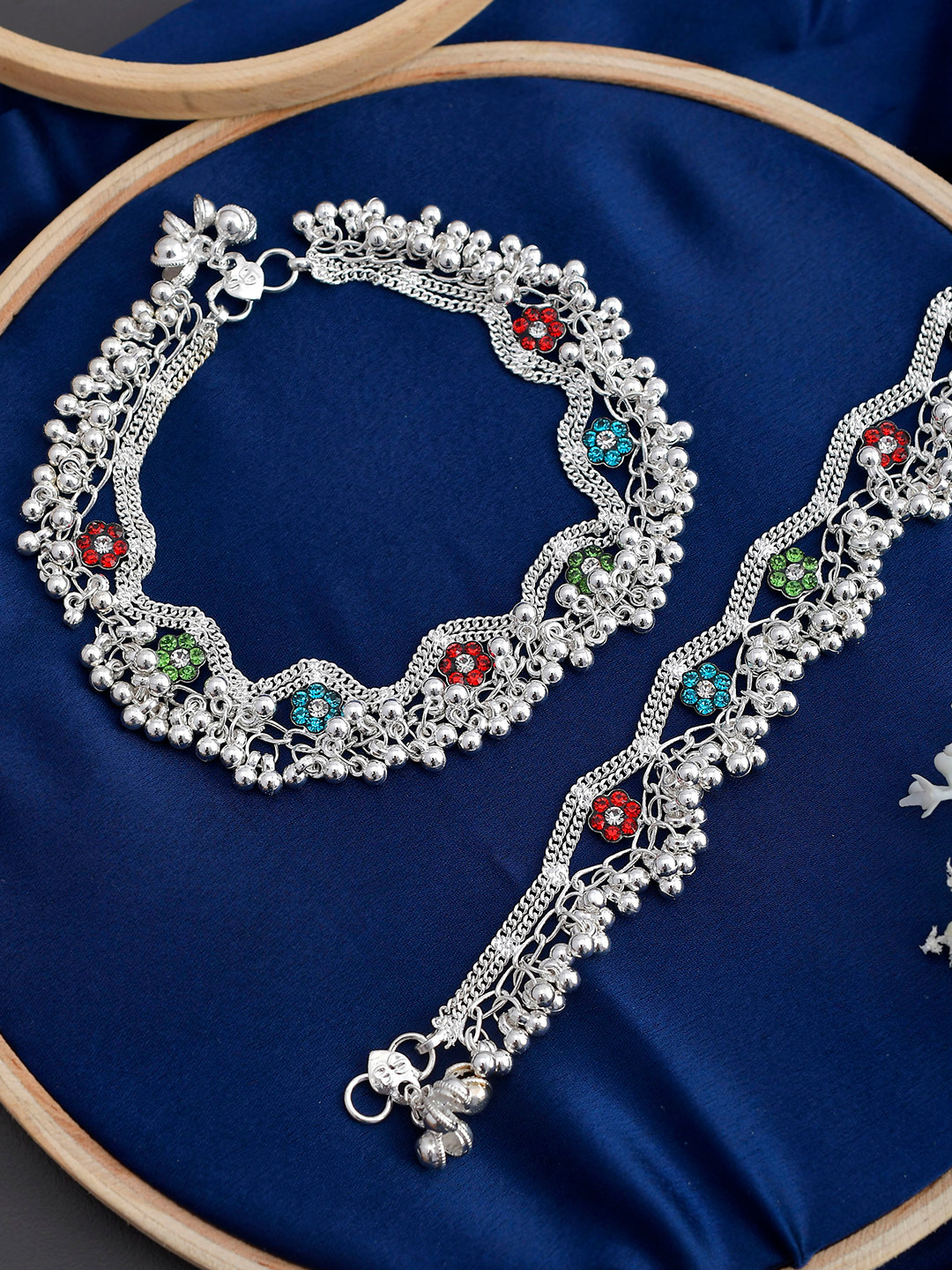 

Silvermerc Designs Women Blue & Red Silver-Plated Bridal Anklet