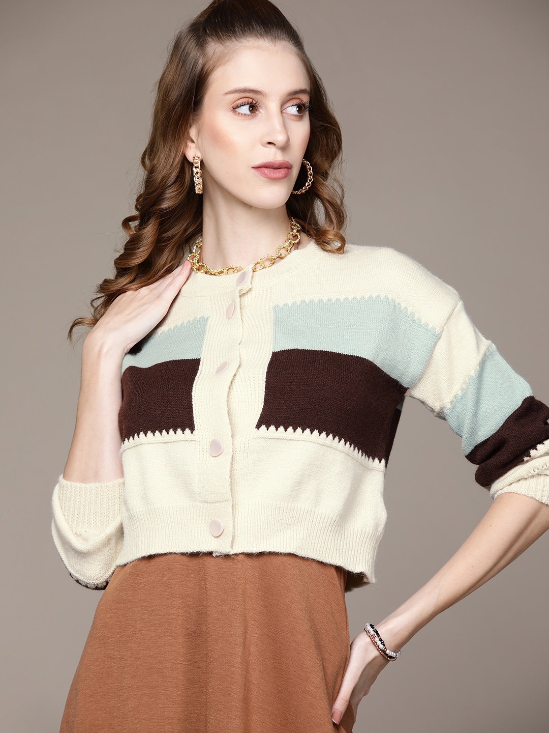 

URBANIC Women Off White & Green Colourblocked Cardigan