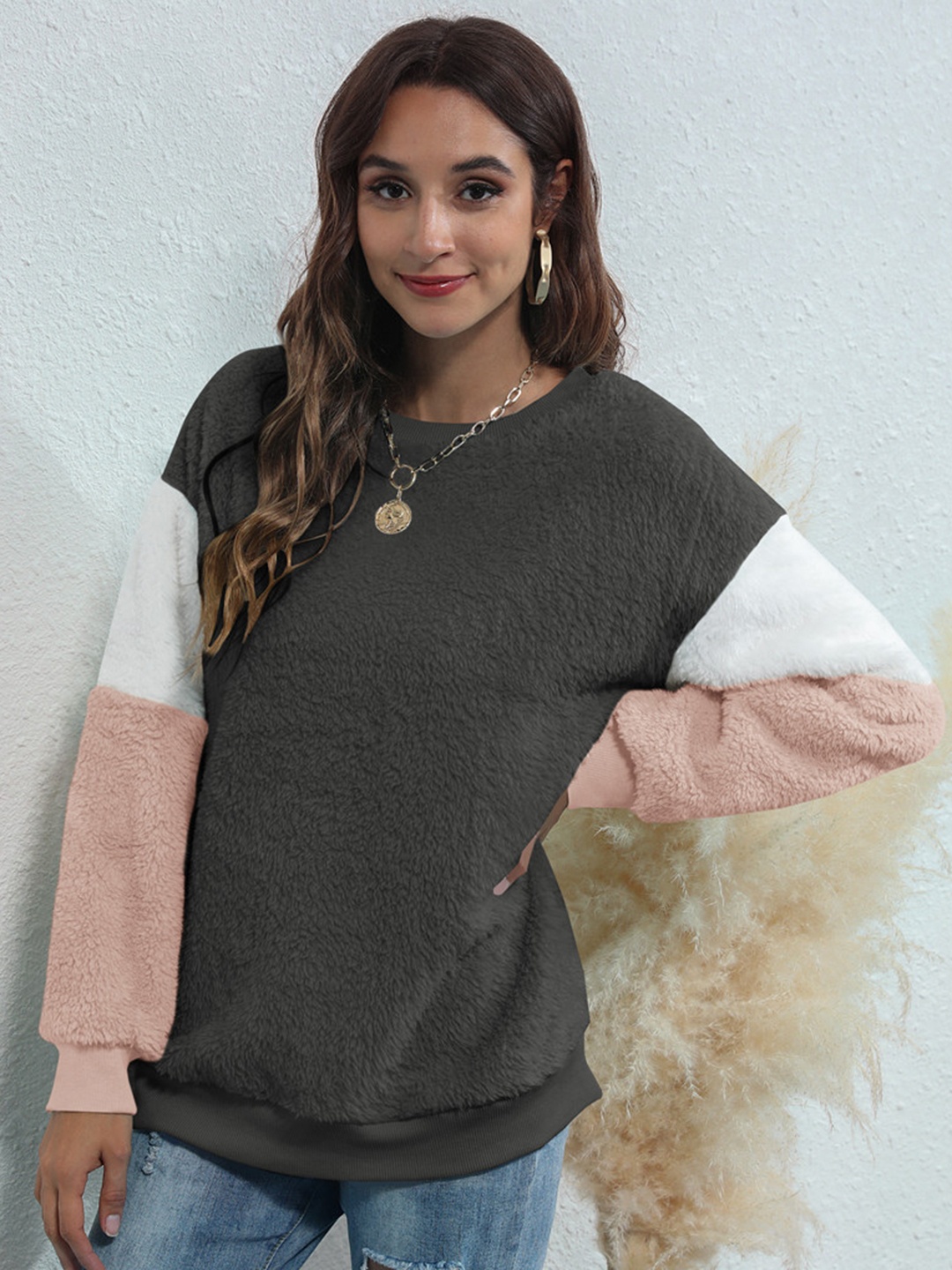 

URBANIC Women Charcoal Grey & Pink Solid Faux Fur Relaxed Fit Longline Sweatshirt