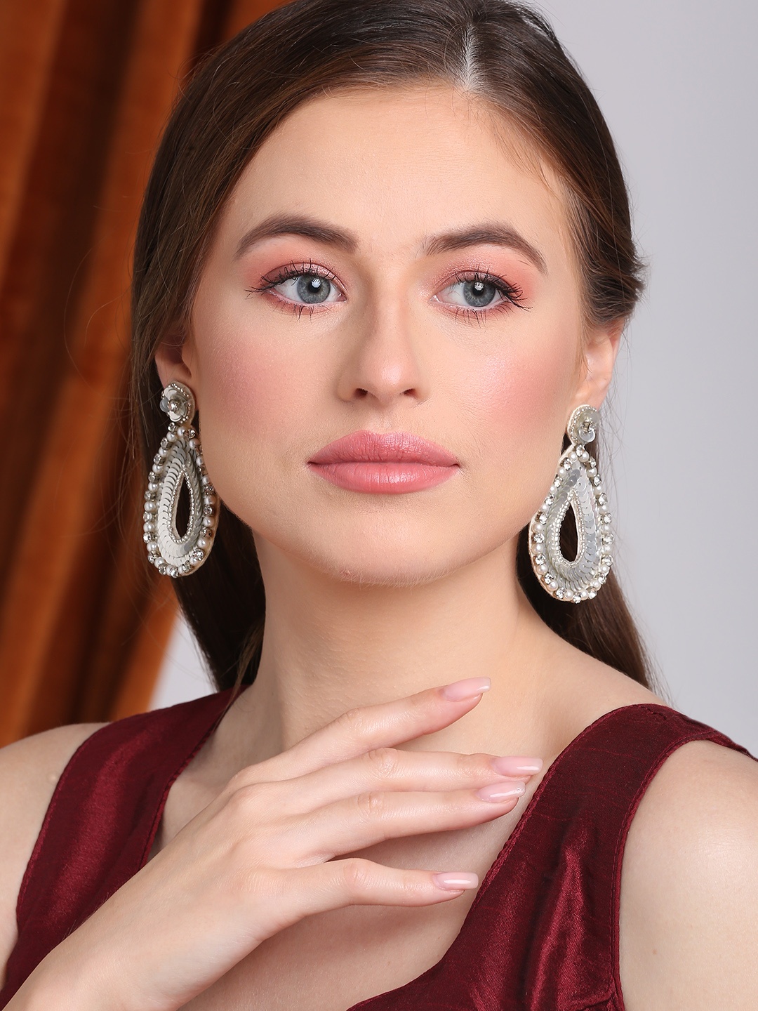 

NEUDIS White Teardrop Shaped Drop Earrings