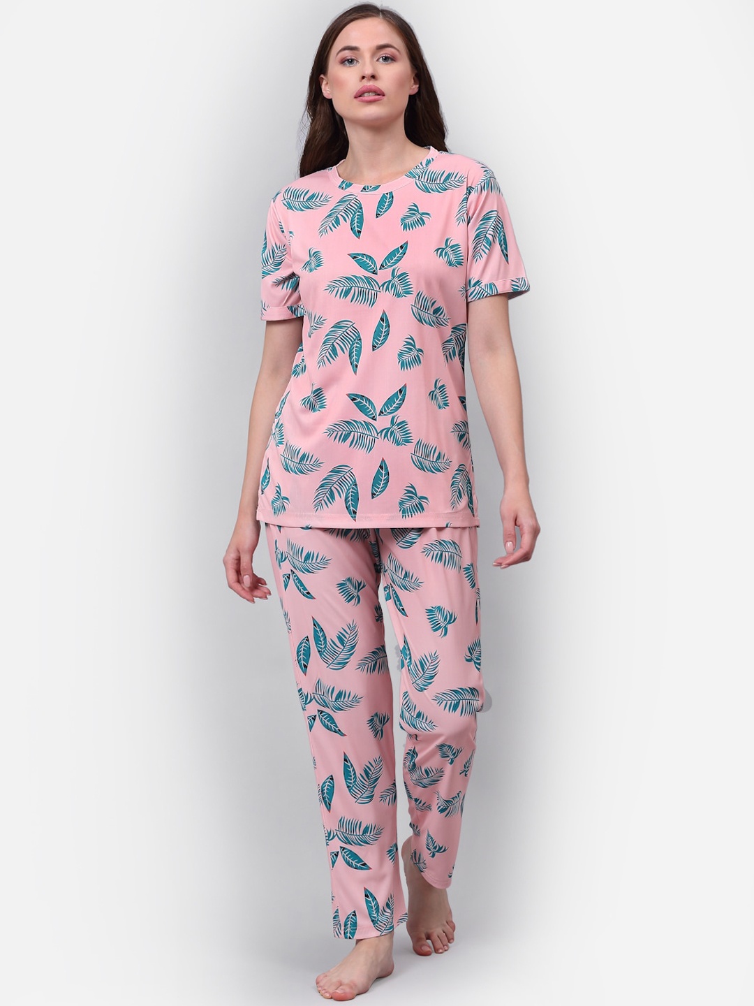 

NEUDIS Women Peach-Coloured & Green Printed Night suit