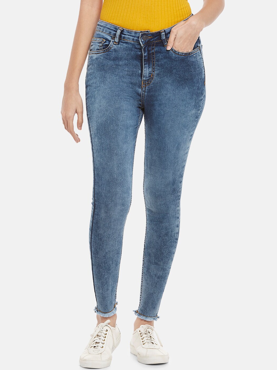 

People Women Blue Tapered Fit Heavy Fade Jeans