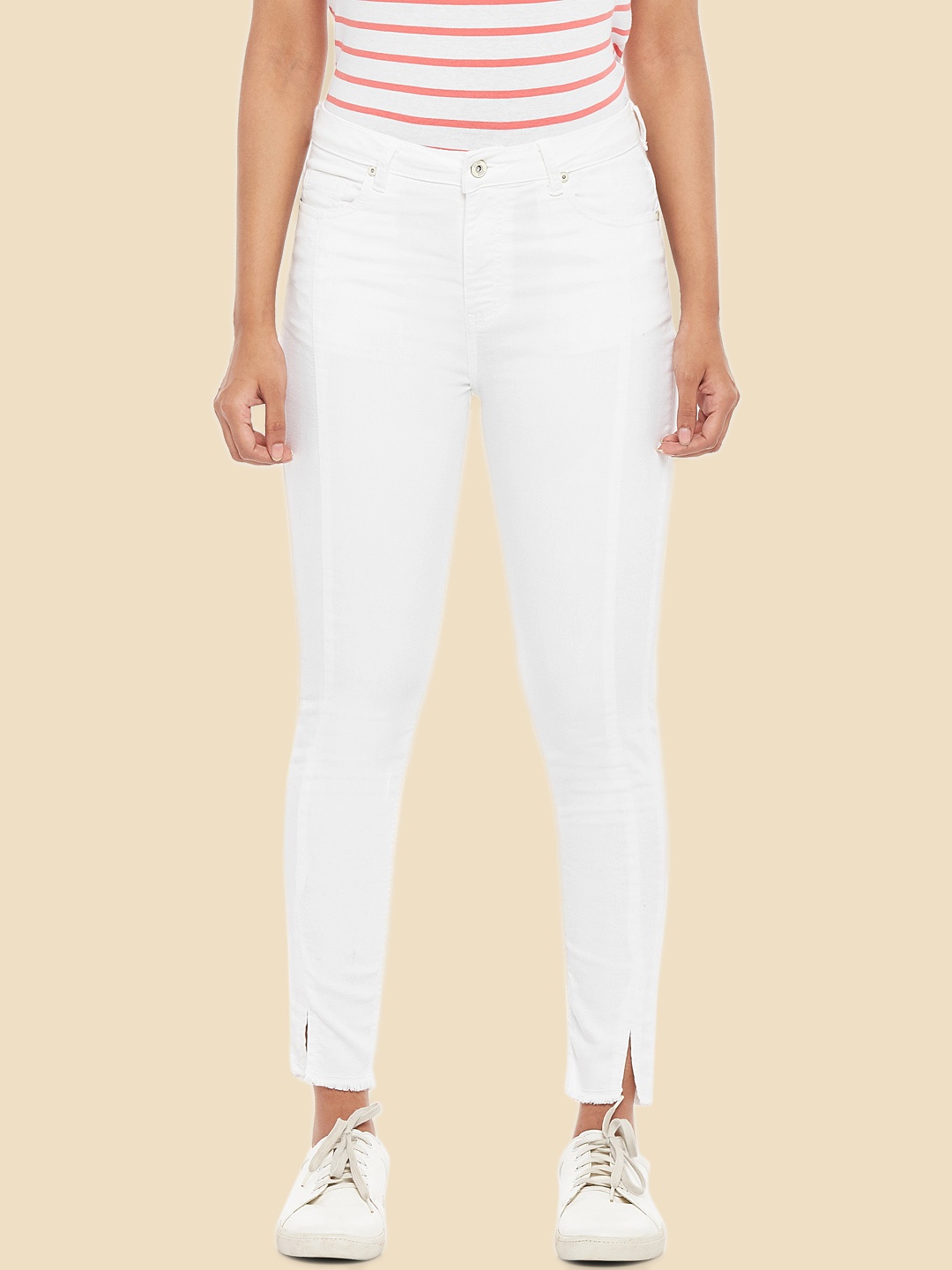 

People Women White Tapered Fit High-Rise Jeans