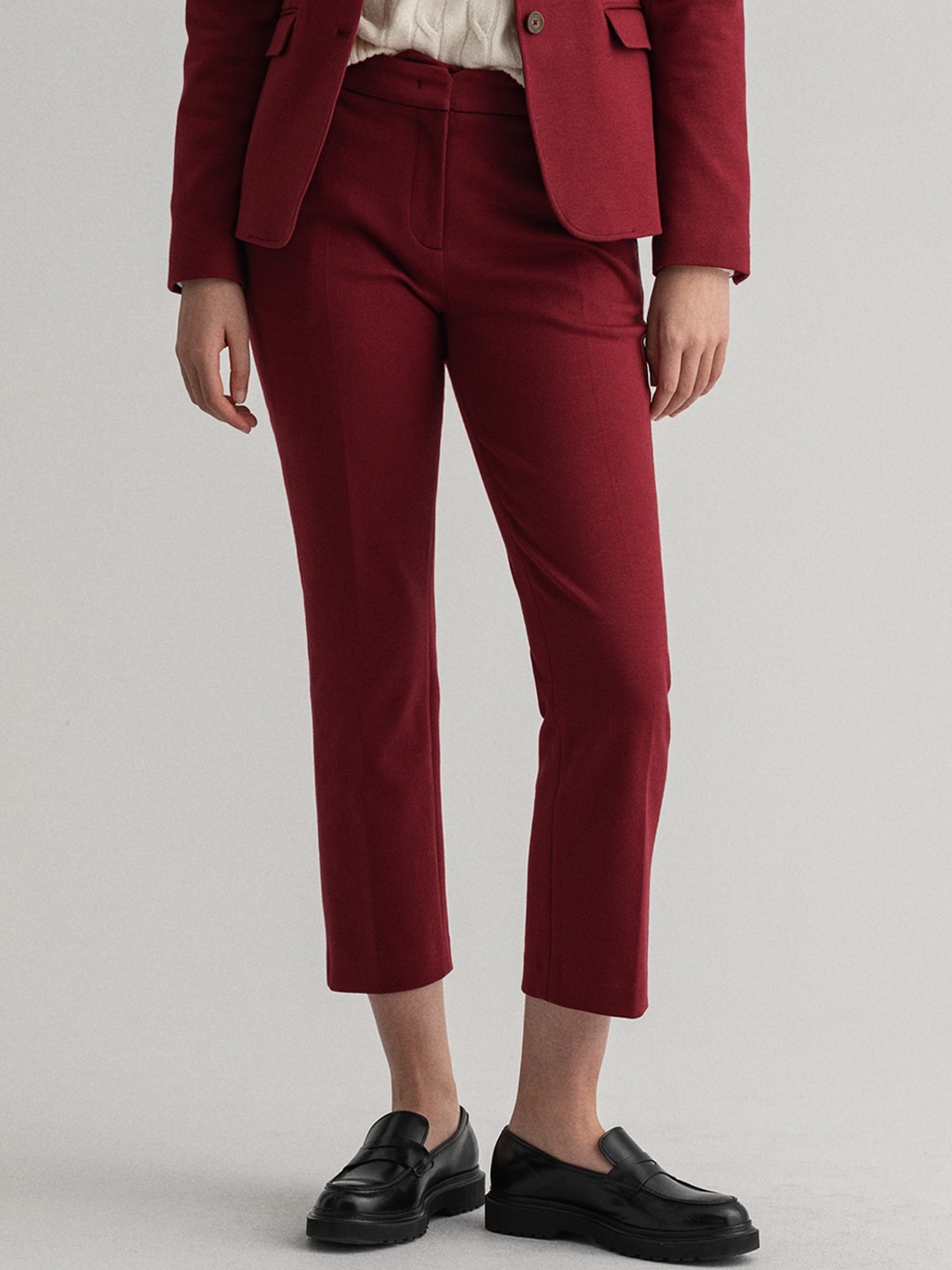 

GANT Women Red Solid Regular Trousers