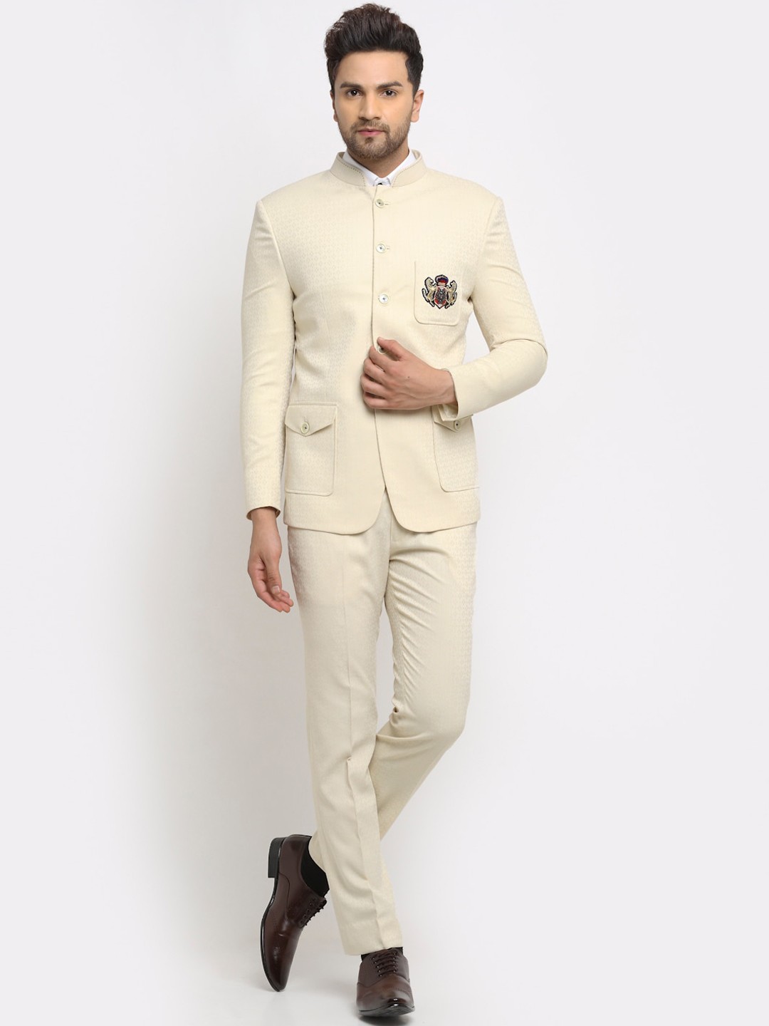 

LUXURAZI Men Cream-Coloured Solid Single-Breasted Regular Fit Bandhgala Suit