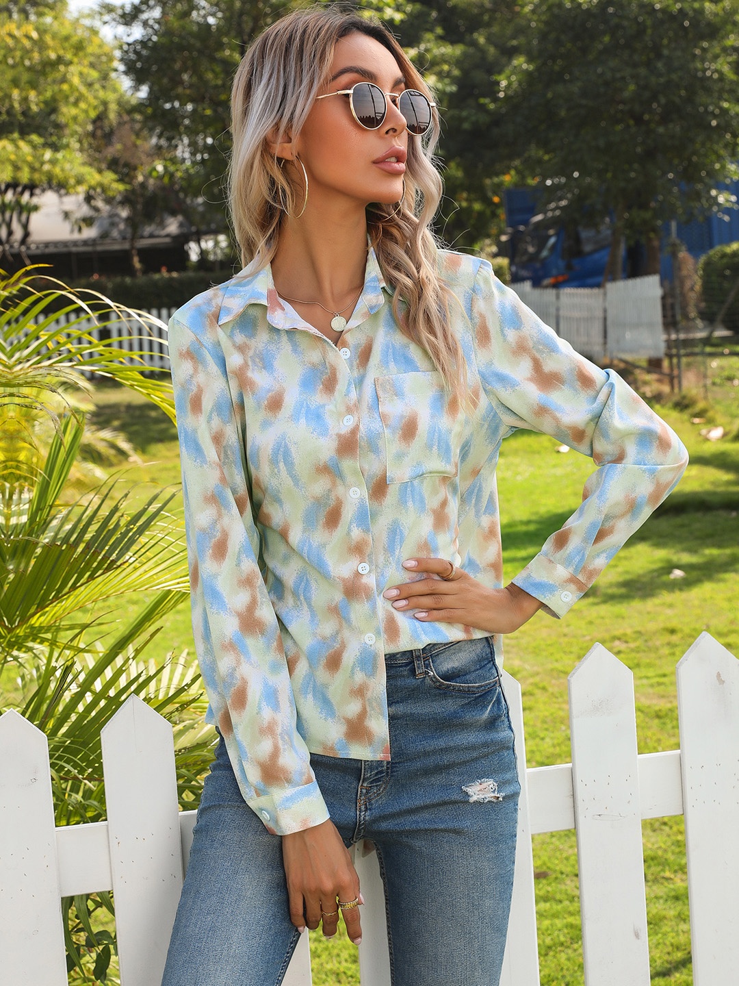 

URBANIC Women Green & Blue Abstract Print Tie-Up Detail Casual Shirt