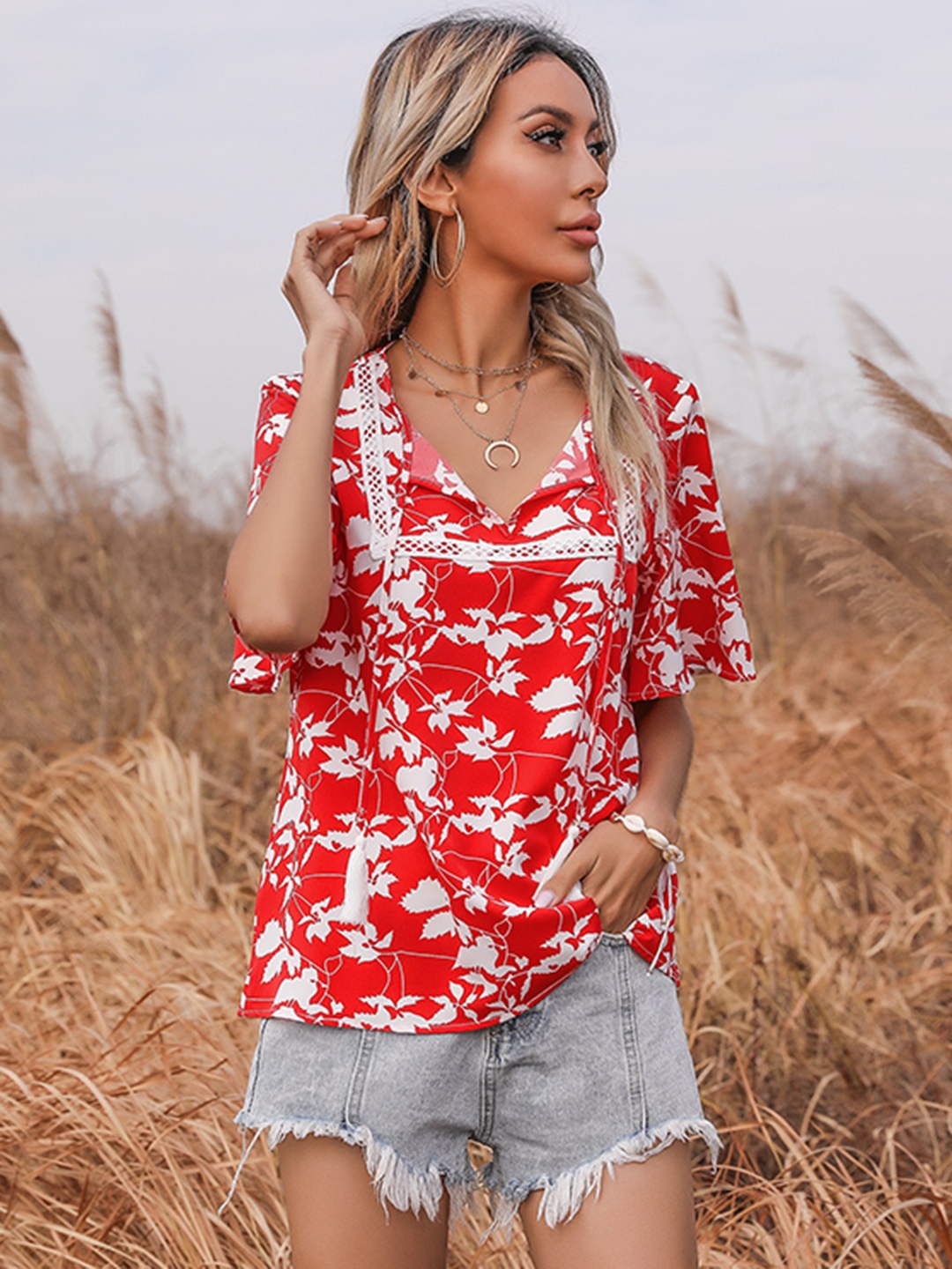 

URBANIC Red & White Floral Print Regular Top