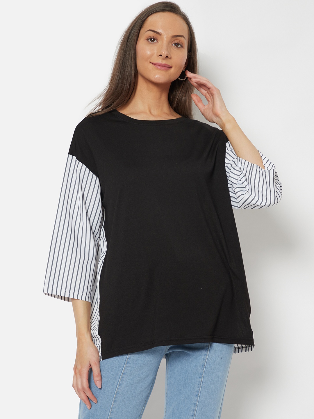 

URBANIC Women Black & White Loose Fit Drop-Shoulder Sleeves T-shirt with Striped Back