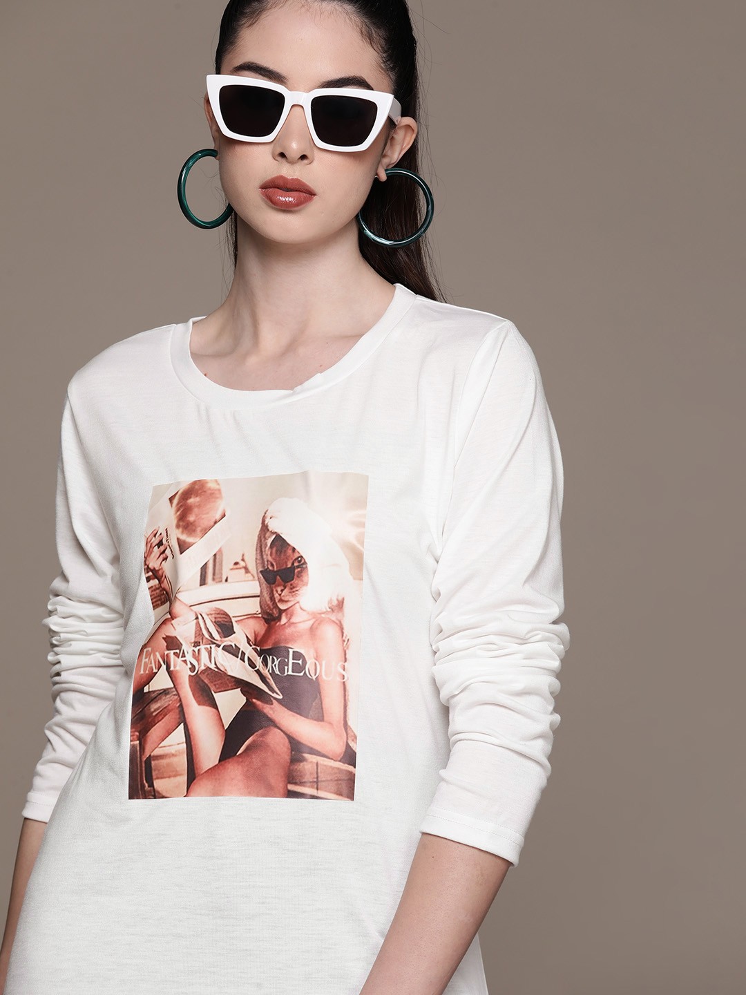 

URBANIC White & Beige Pure Cotton Printed T-Shirt