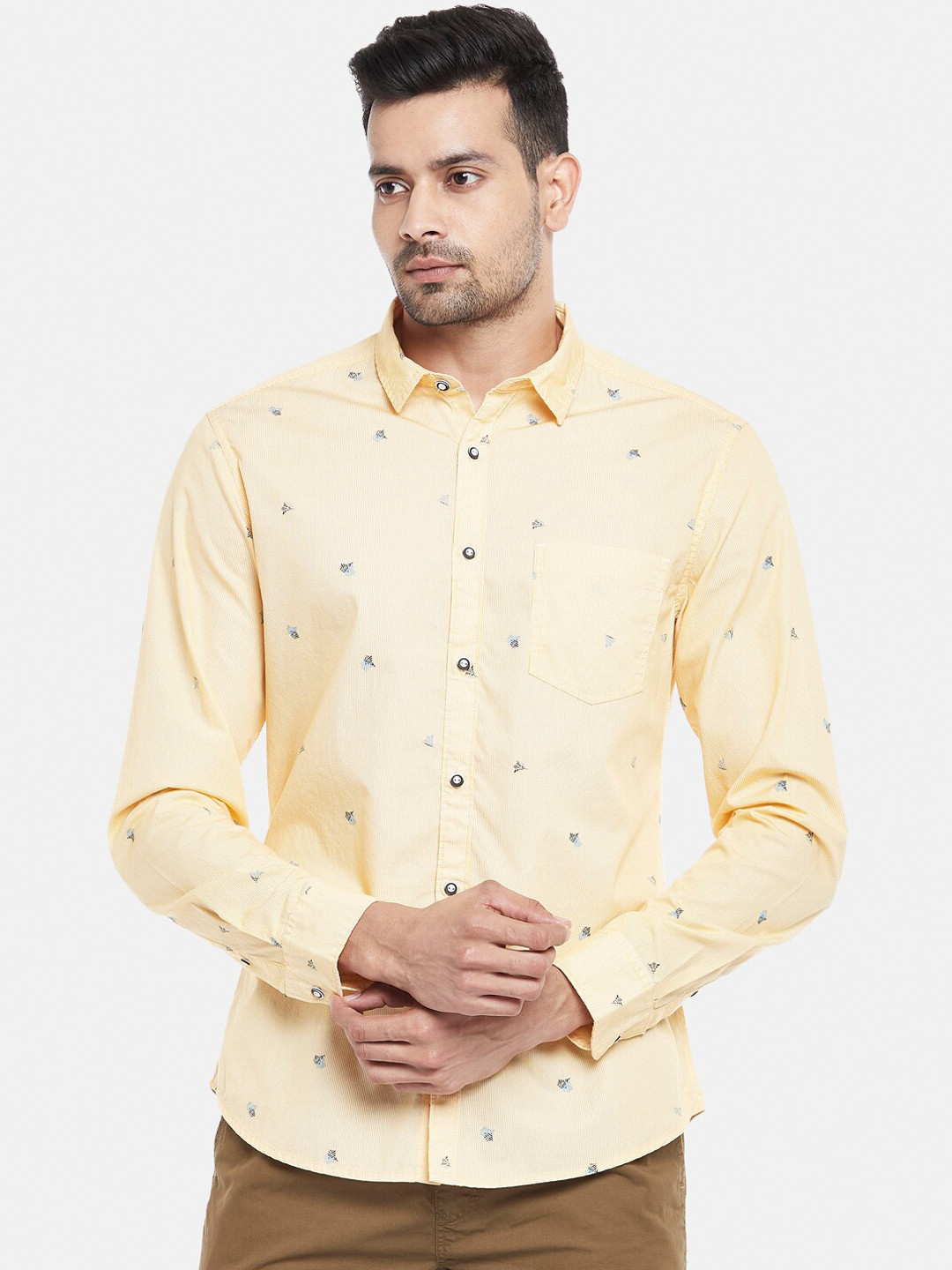 

Urban Ranger by pantaloons Men Pure Cotton Yellow Slim Fit Floral Printed Casual Shirt