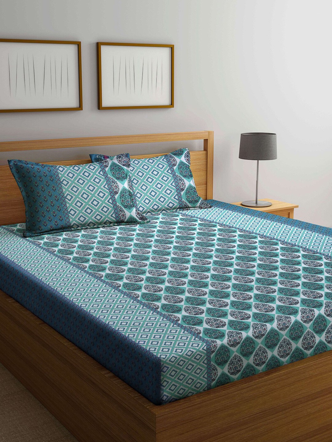 

KLOTTHE Blue & White Geometric 210 TC King Bedsheet with 2 Pillow Covers
