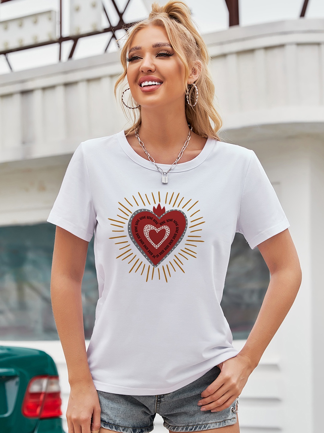 

URBANIC Women White & Red Graphic Printed T-shirt