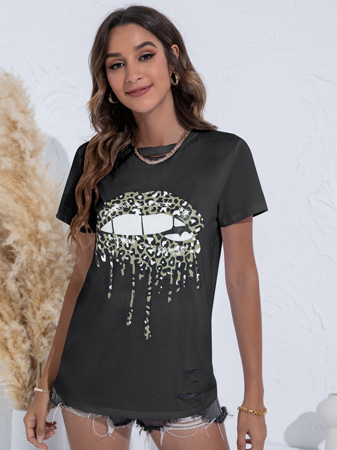 

URBANIC Women Charcoal Grey & Green Lips Print T-shirt
