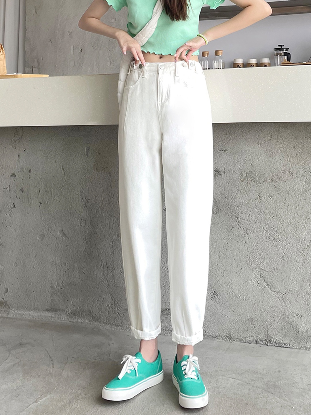 

URBANIC Women White Solid Jeans