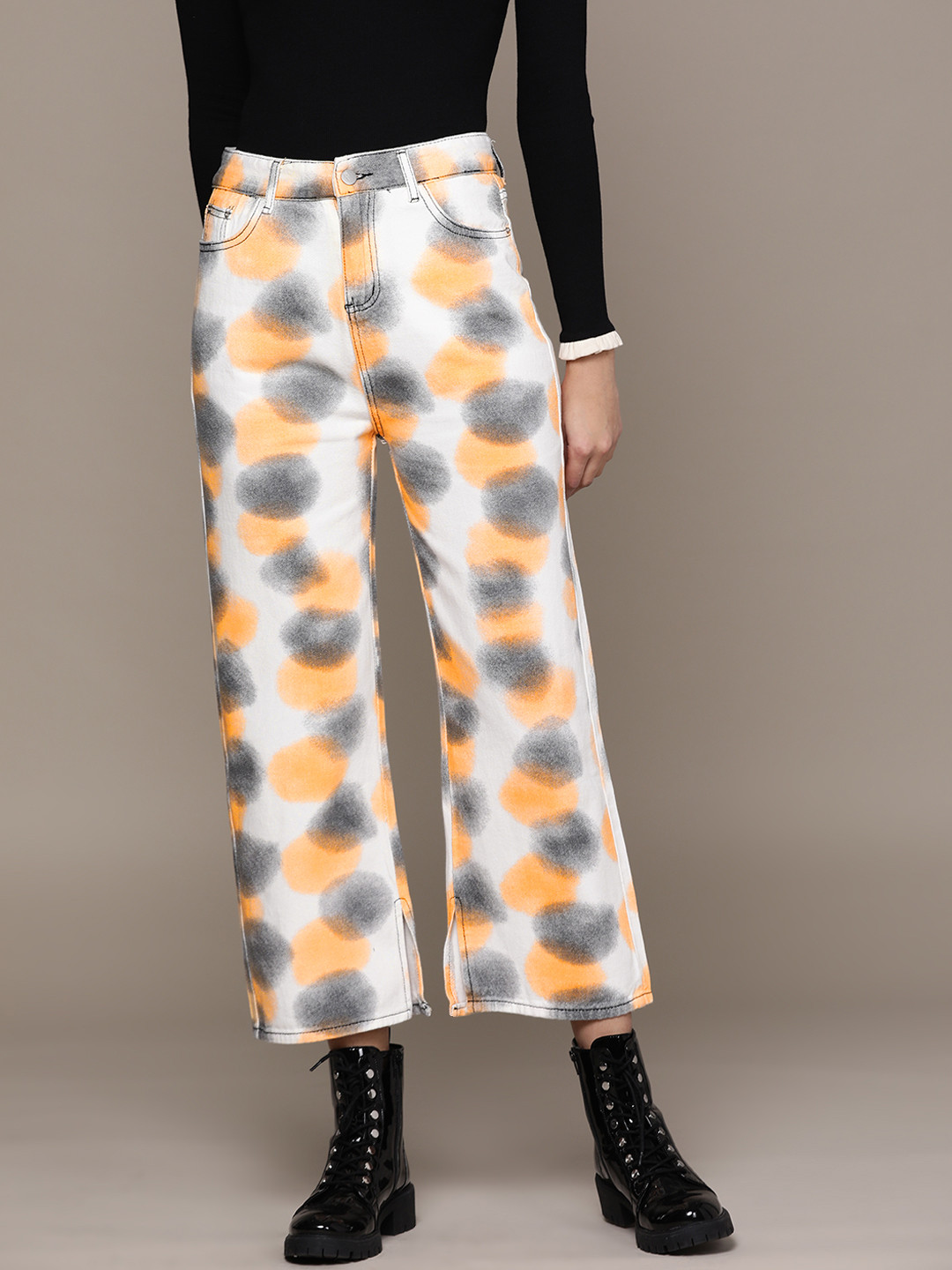 

URBANIC Women White & Grey Cotton Printed Jeans