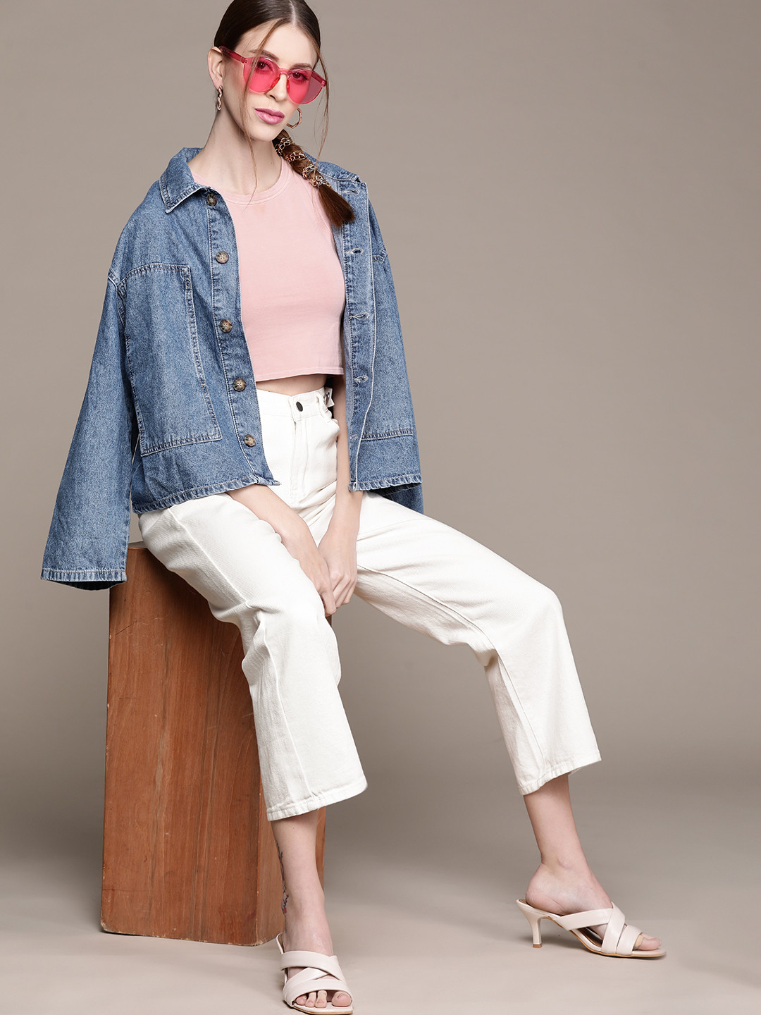 

URBANIC Women White Pure Cotton Non-Stretchable Jeans