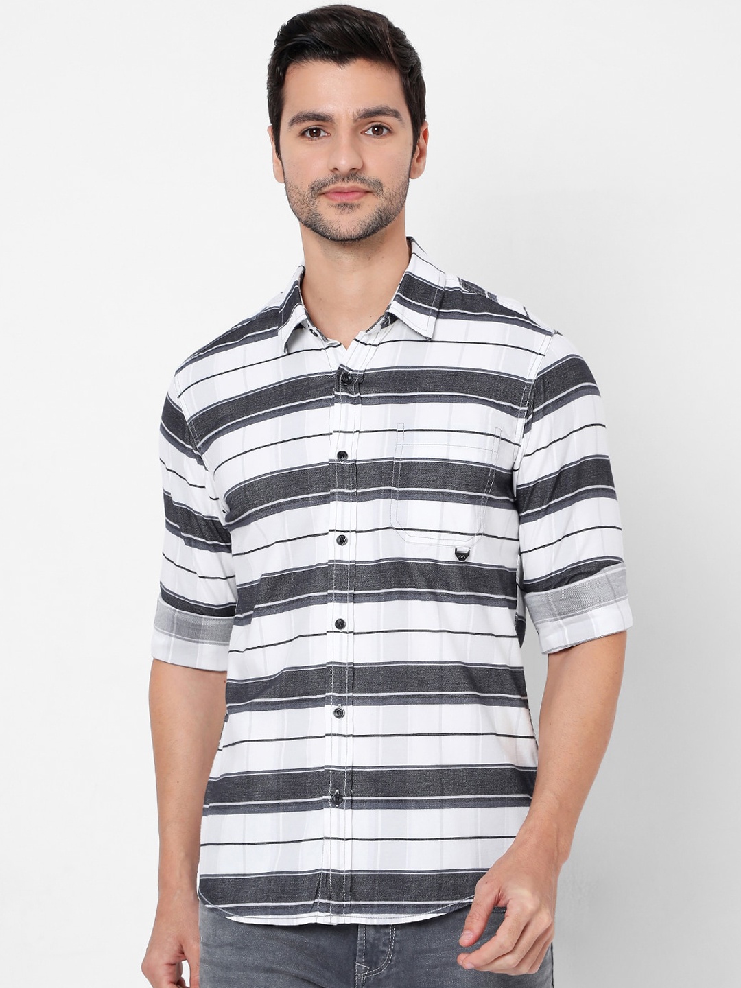

Mufti Men White & Black Slim Fit Horizontal Striped Cotton Casual Shirt