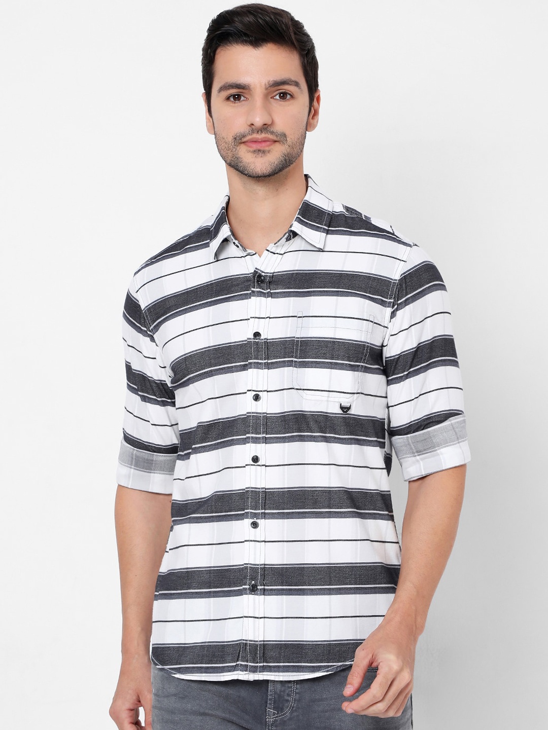 

Mufti Men White Slim Fit Pure Cotton Opaque Striped Casual Shirt