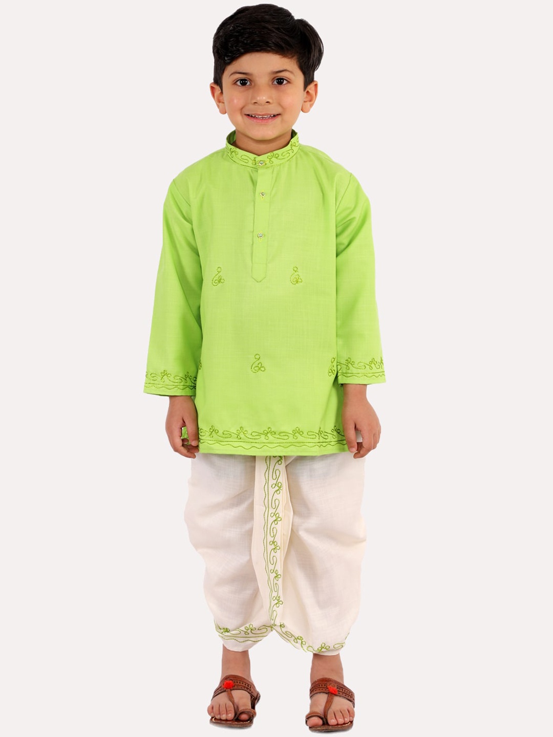 

Superminis Boys Green Embroidered Pure Cotton Kurta with Dhoti Pants