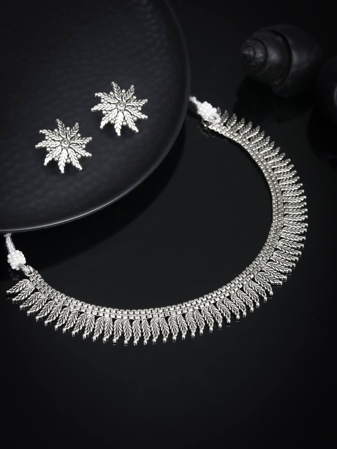 

Priyaasi Silver-Plated Handcrafted Jewellery Set