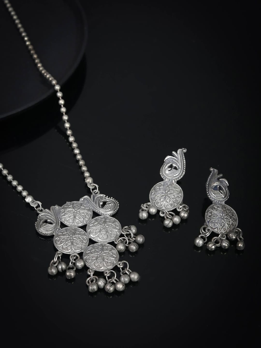 

Priyaasi Silver-Plated Ghungroo Beaded Handcrafted Jewellery Set