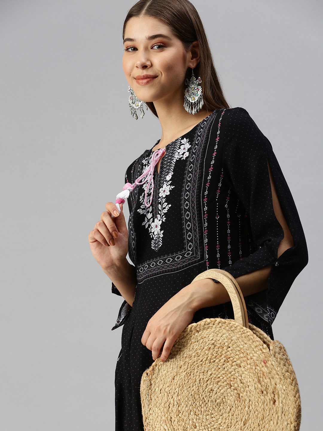 

Global Desi Women Black & White Floral Printed Tunic With Tie-Ups Detail