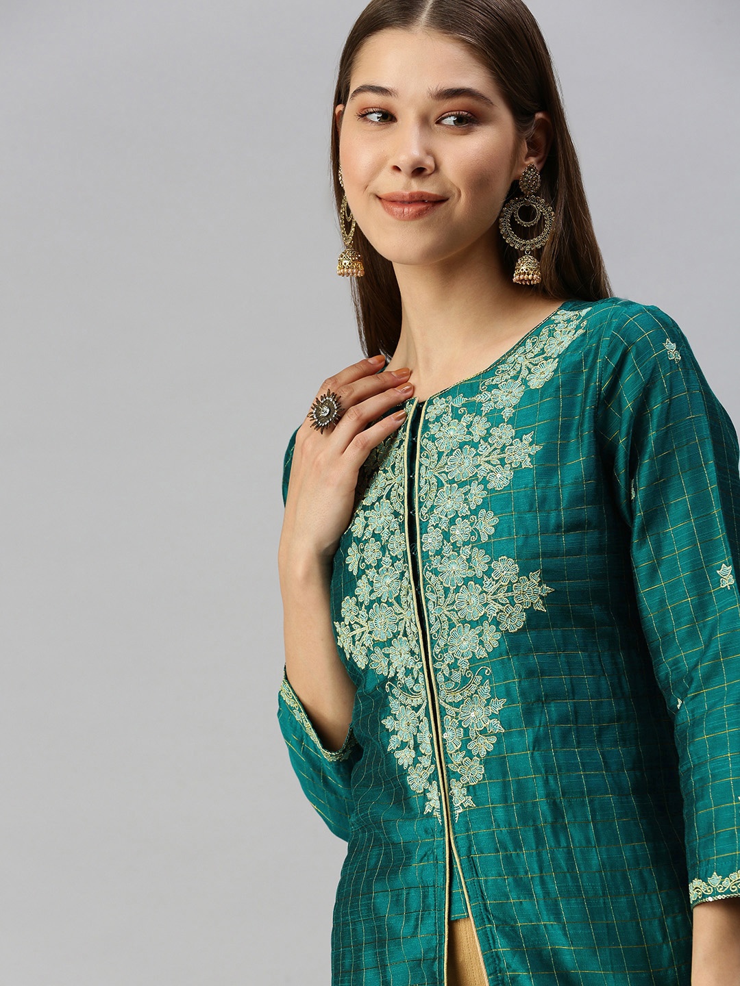 

Global Desi Women Green & Gold-Toned Floral Embroidered Kurta