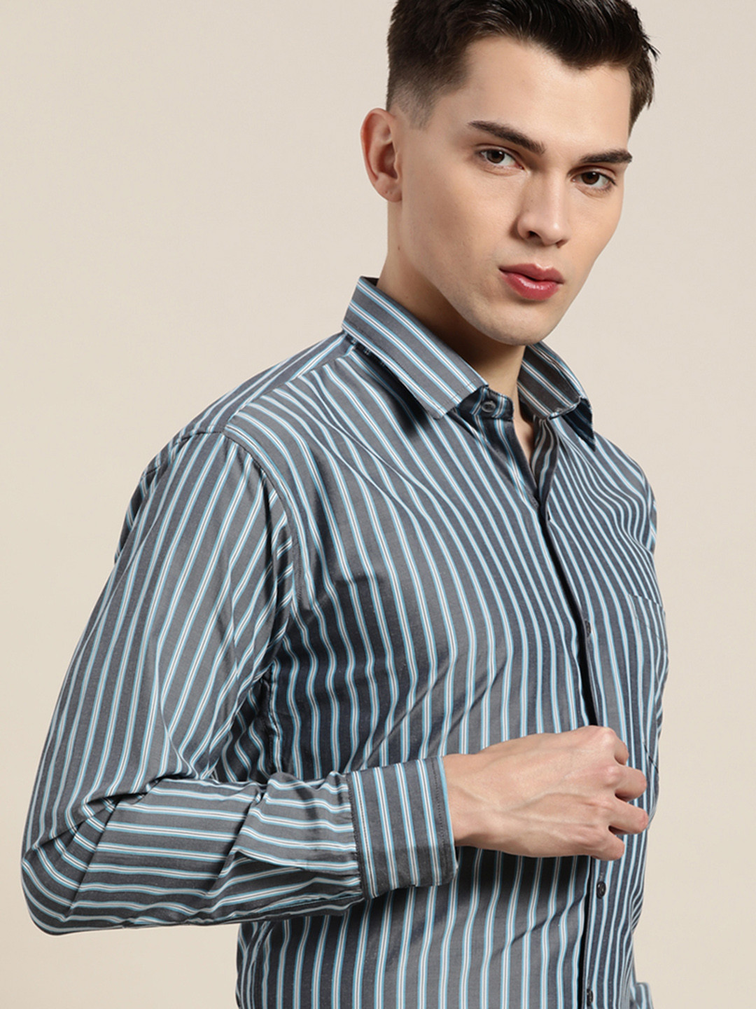 

Hancock Men Navy Blue Slim Fit Opaque Striped Formal Shirt
