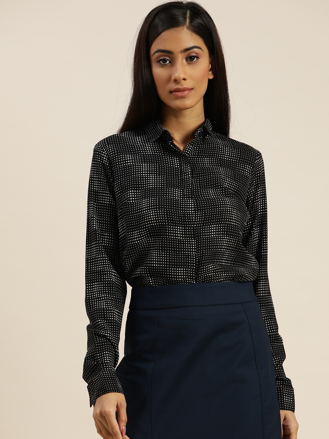 

Hancock Women Black Slim Fit Opaque Printed Pure Cotton Formal Shirt