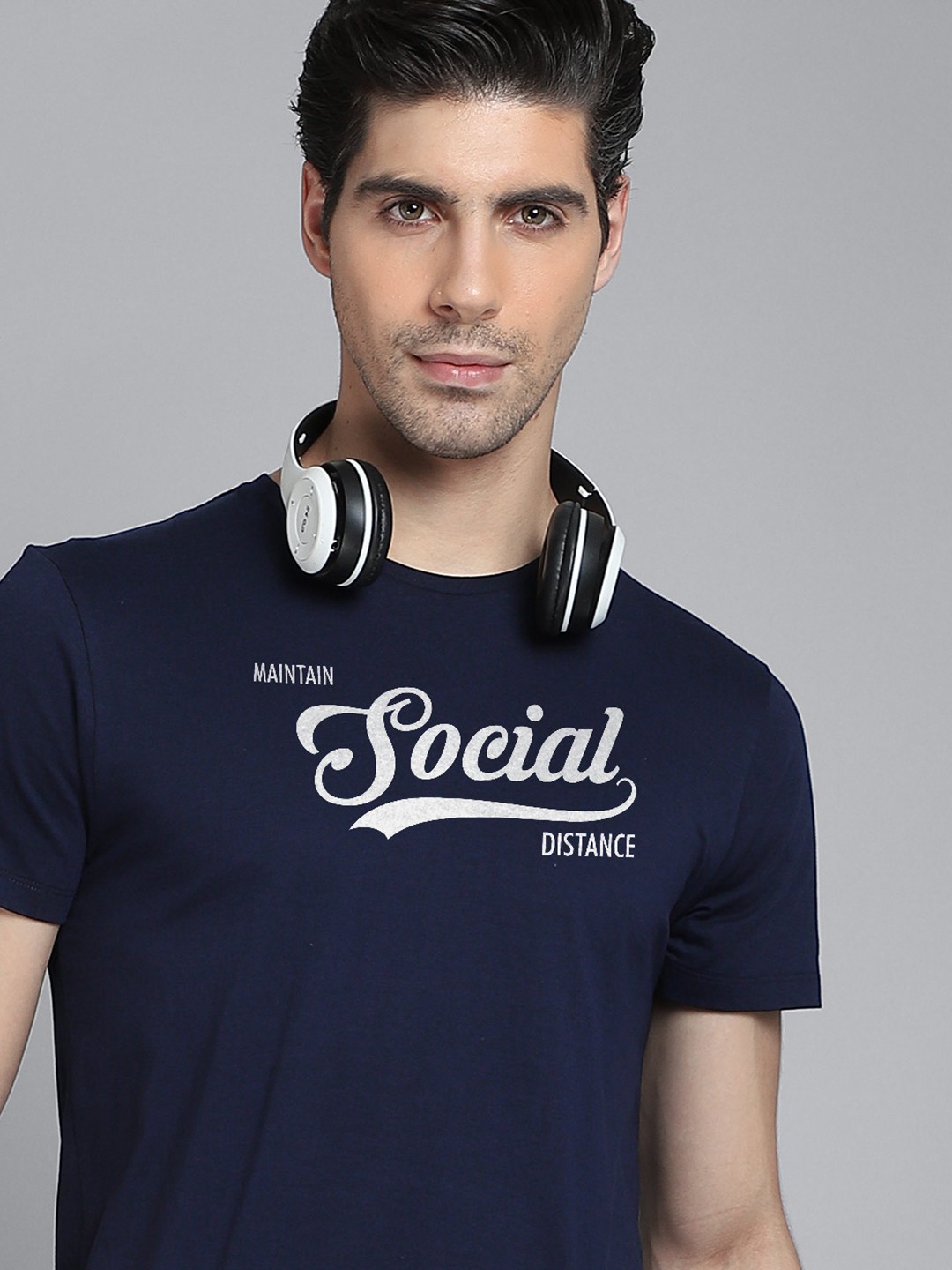 

Free Authority Men Navy Blue & White Typography Printed Pure Cotton T-shirt