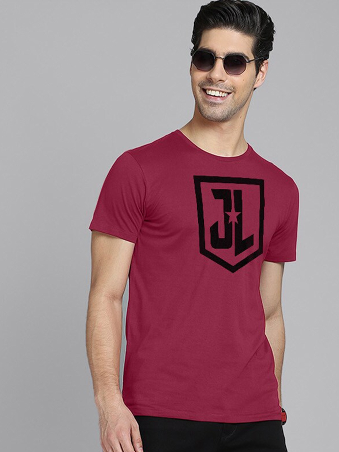 

Free Authority Justice League Men Red & Black T-shirt