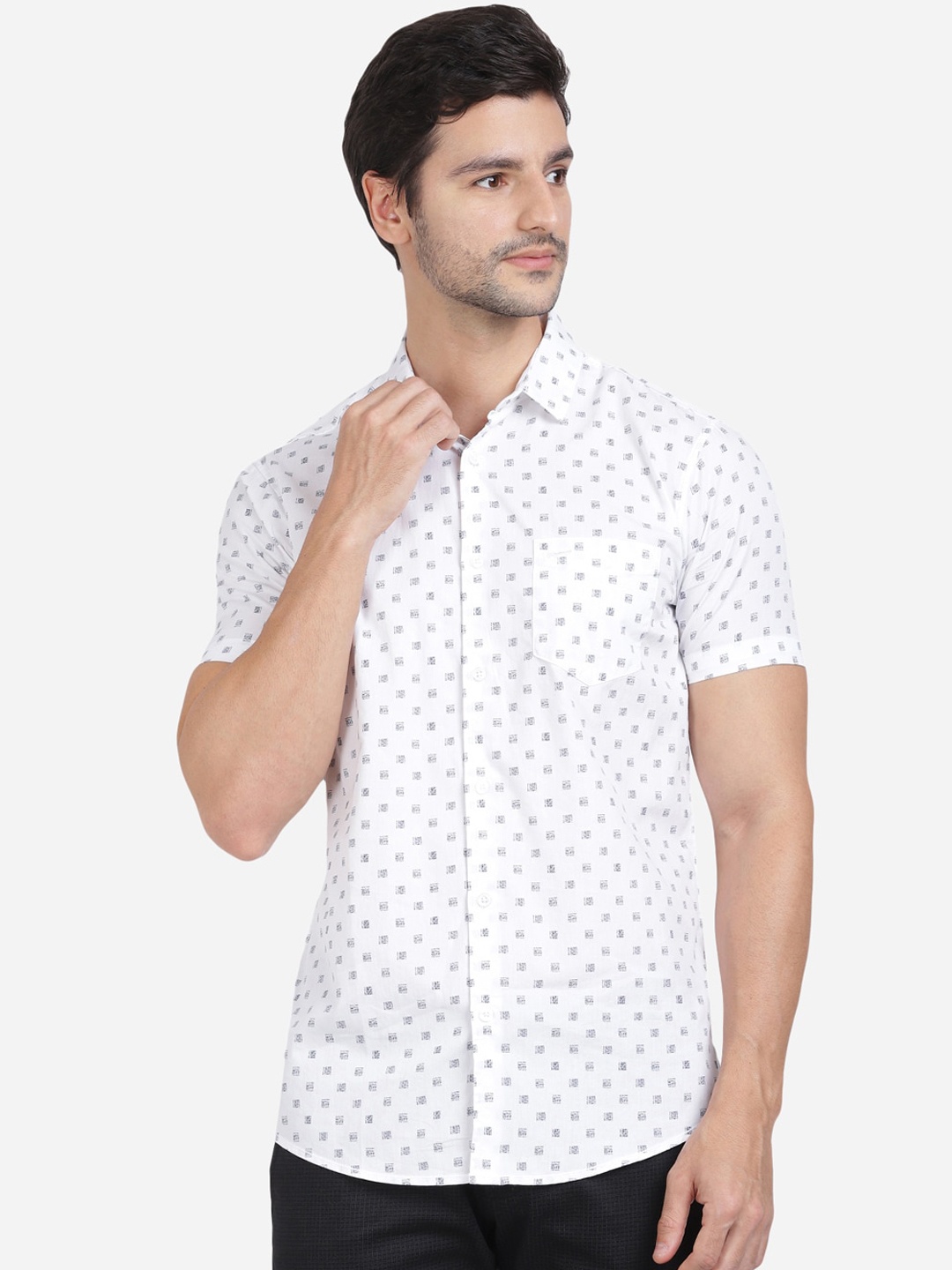 

Crocodile Men White Slim Fit Opaque Printed Casual Shirt