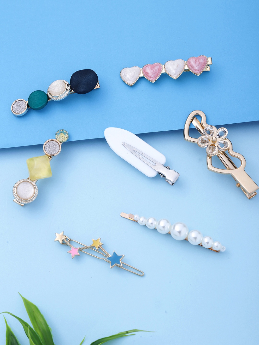 

Yellow Chimes Women Blue & Pink Set of 7 Embellished Claw Clip