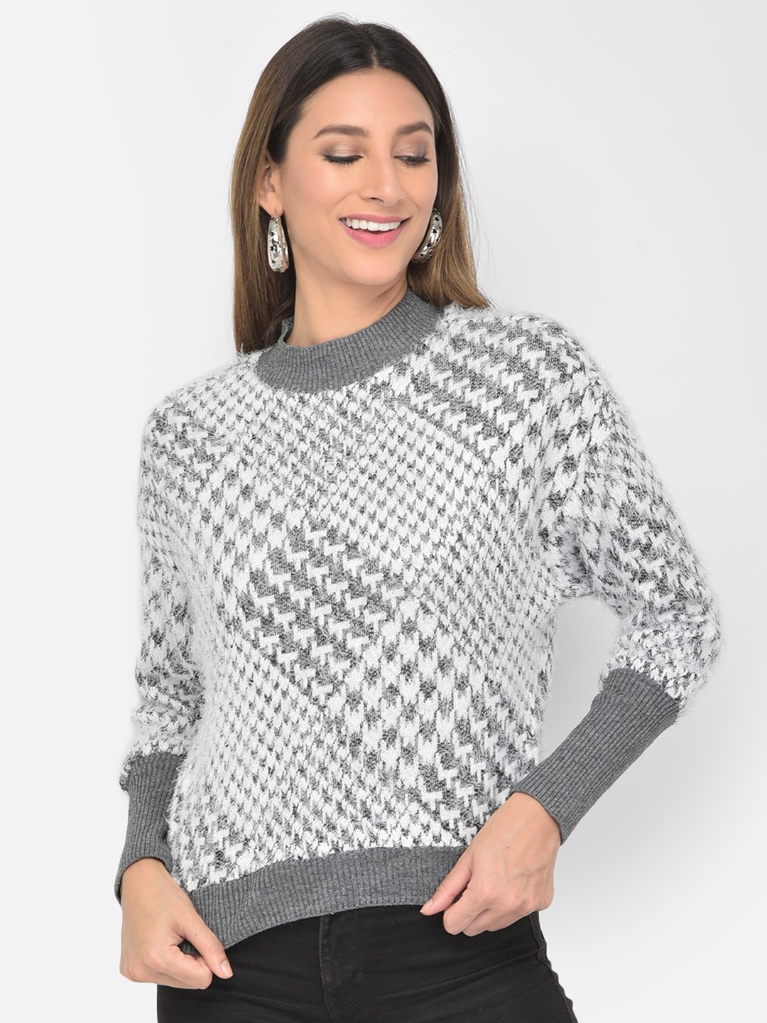 

Latin Quarters White & Grey Checked Regular Top