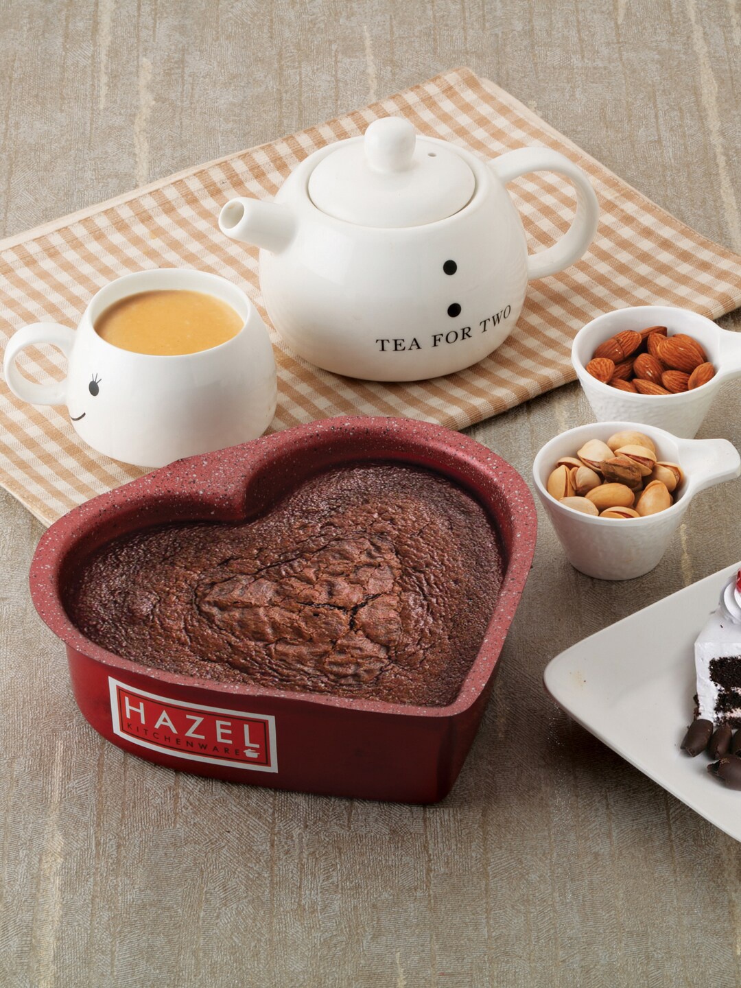 

HAZEL Red Solid Aluminized Steel Heart-Shaped Baking Mould