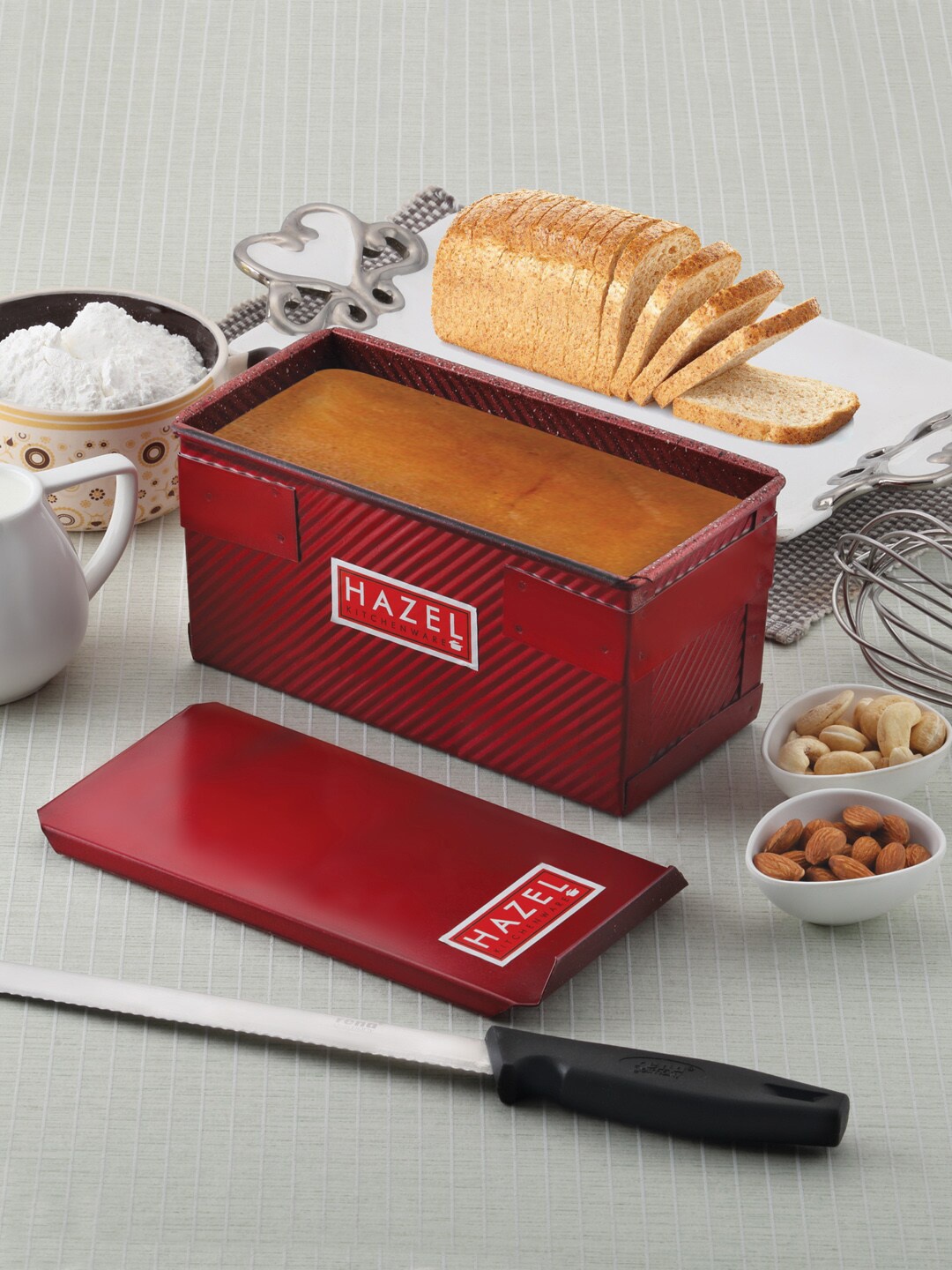 

HAZEL Red Solid Baking Mould